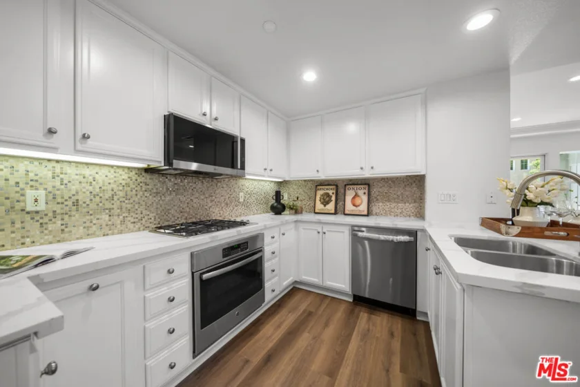270 Lockford photo 10