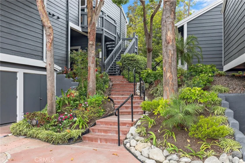 8206 Bridgepoint #206 photo 5