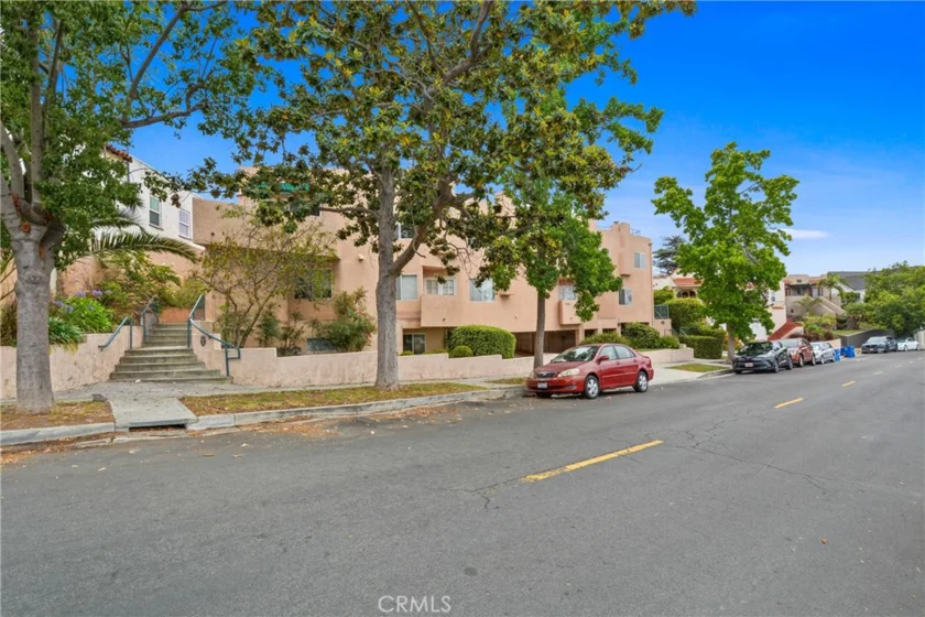 1158 W 11th Street #J photo 35