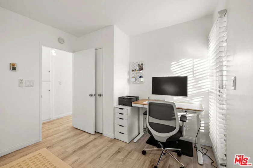 5651 Windsor Way #101 photo 17