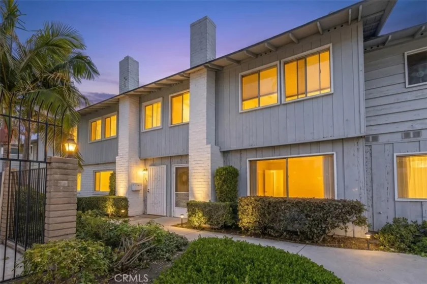 1310 N Placentia photo 3