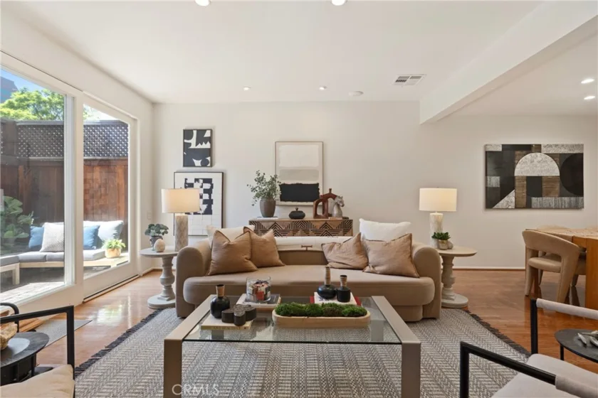 10933 Wellworth Avenue #10 photo 8