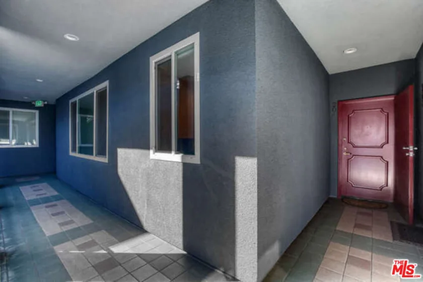 5051 Rosewood Avenue #204 photo 1