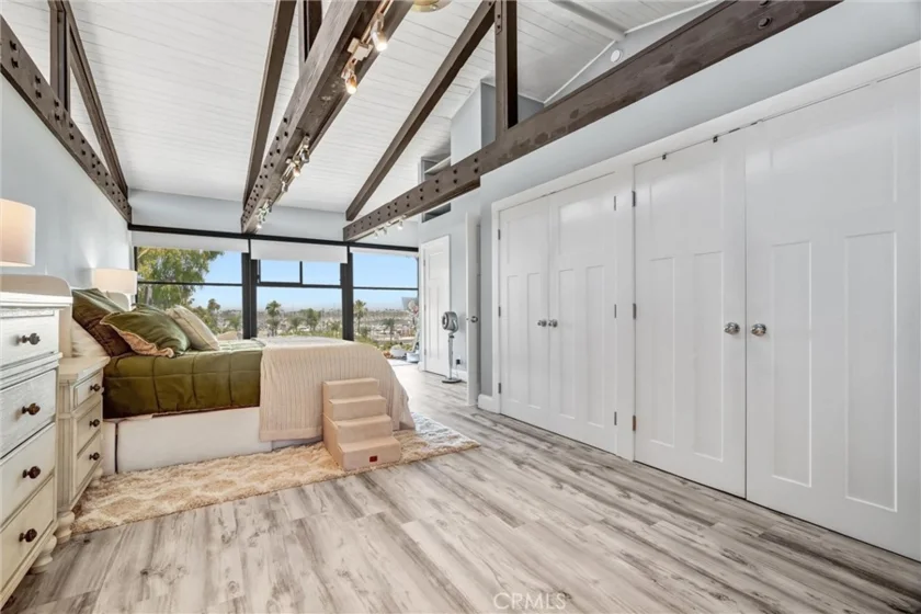 9322 N Marina Pacifica photo 17