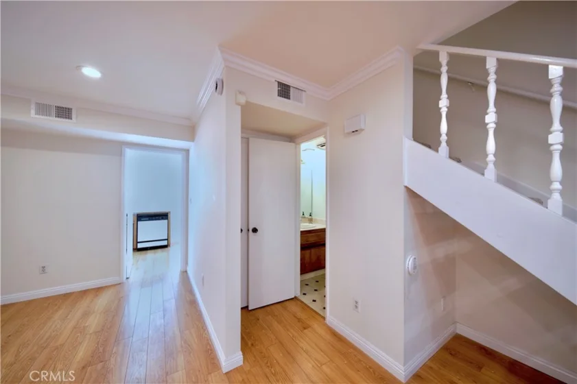 408 N Catalina photo 10