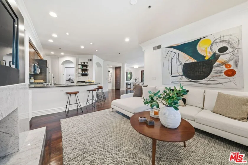 850 N Croft Avenue #202 photo 6
