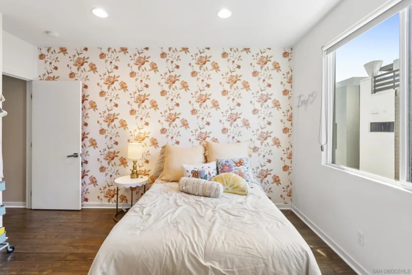 2537 State Street photo 18