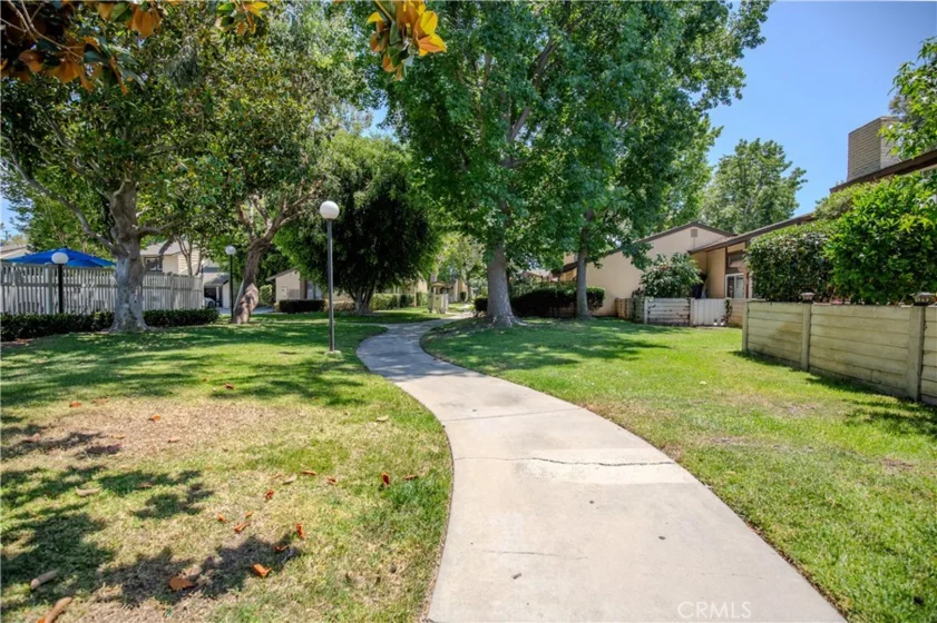 2528 N Tustin #D photo 32