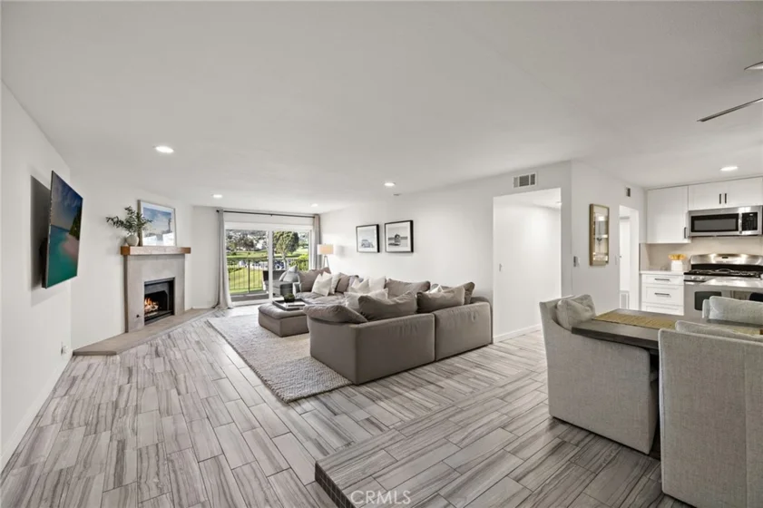 2501 S El Camino Real #309 photo 4