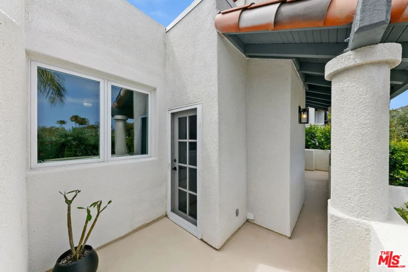 6435 Zumirez Drive #9 photo 34