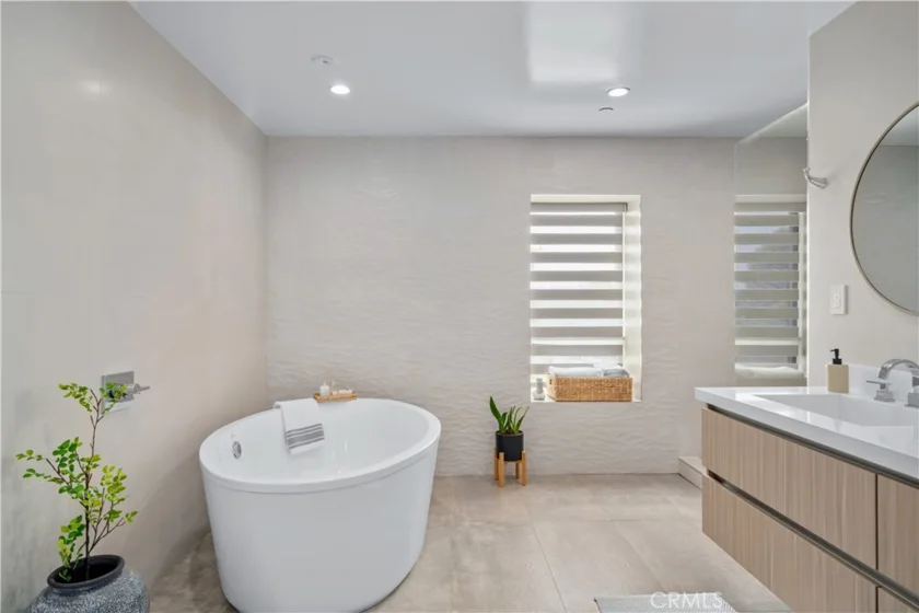 14157 Tiara Street #101 photo 4
