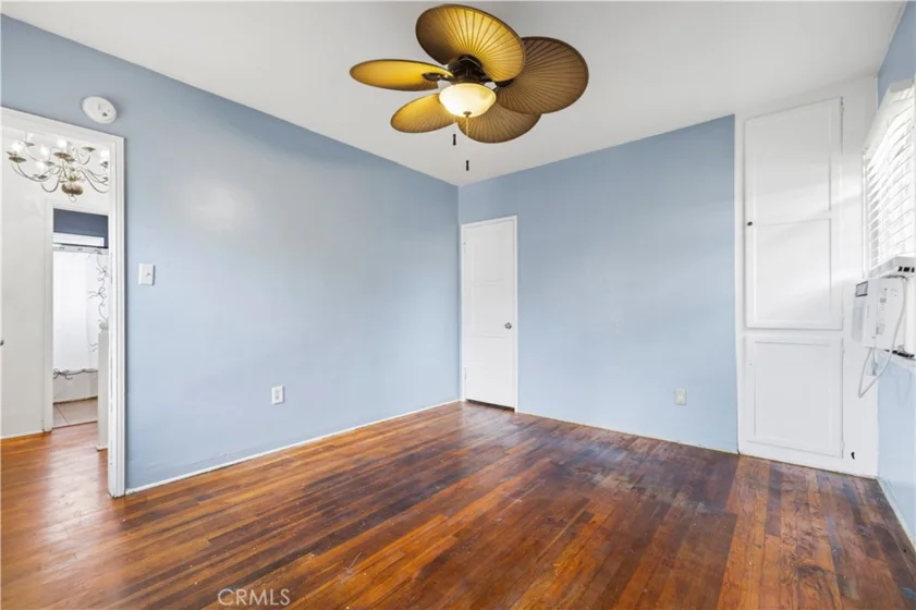 527 E Maple photo 18