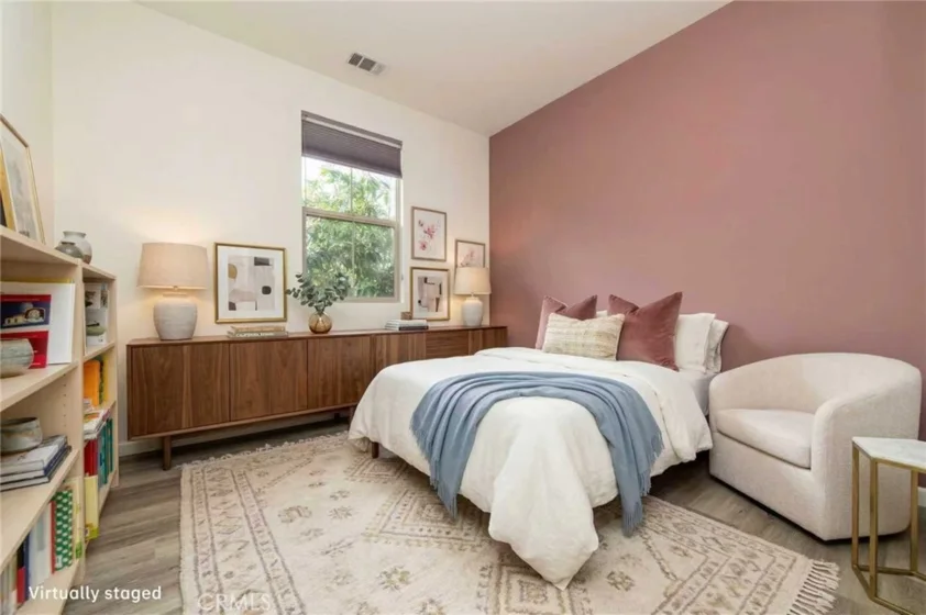 192 Finch photo 37