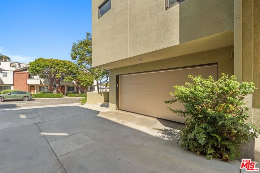 650 Pacific Street #8 photo 25