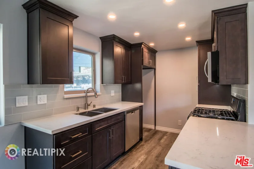 7515 Winnetka Avenue #112 photo 1