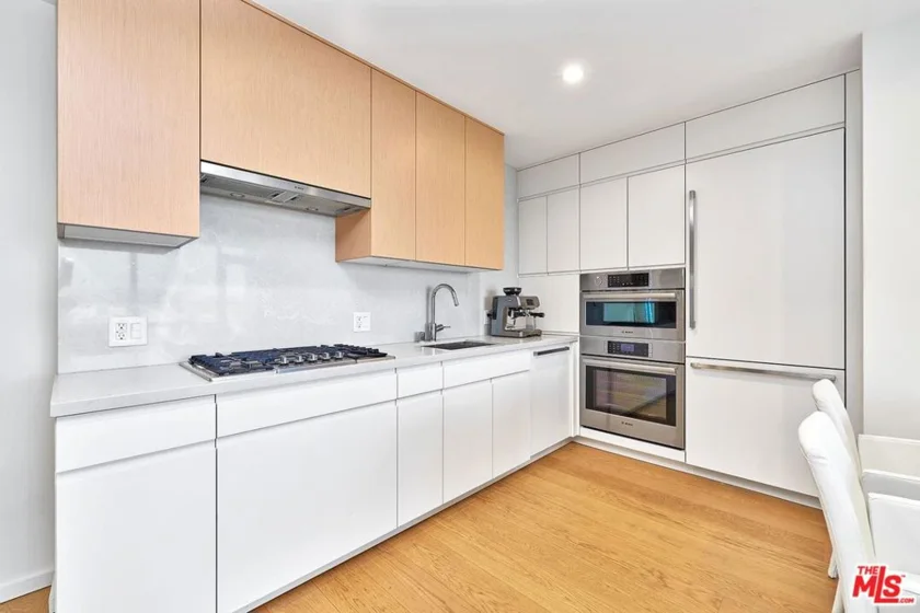 877 Francisco Street #1516 photo 5