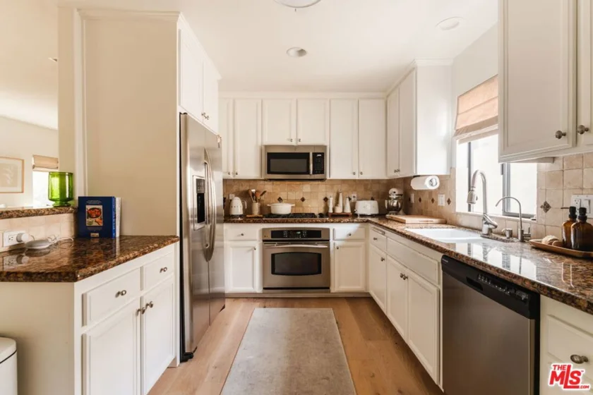 14322 Dickens Street #4 photo 6
