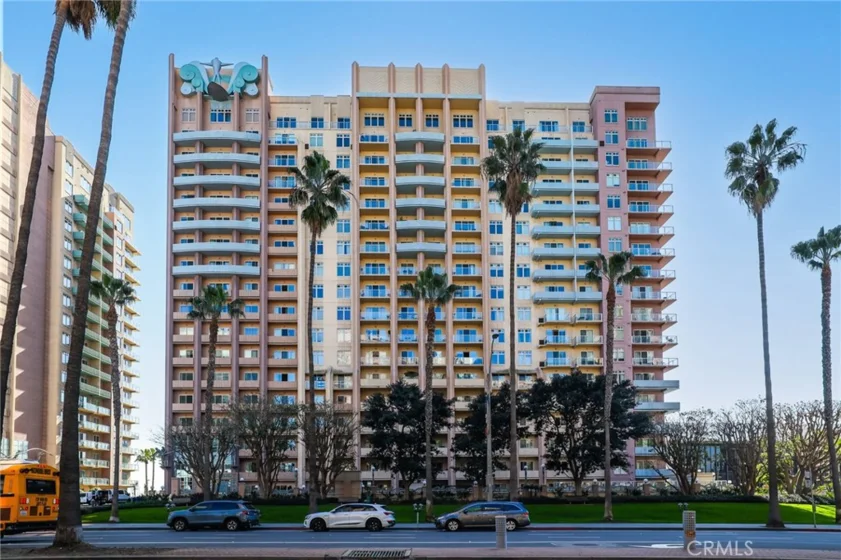 388 E Ocean Boulevard #305 photo 3