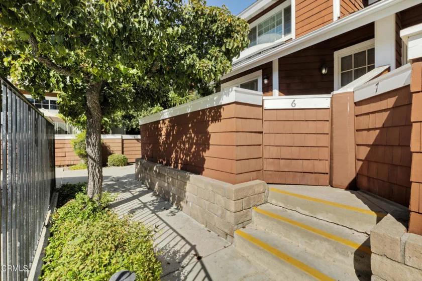 19431 Sherman Way #6 photo 2