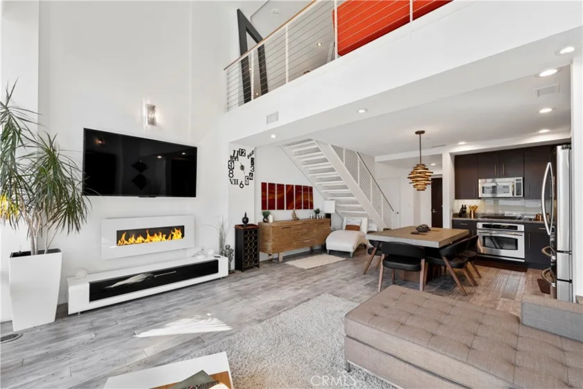 1100 Wilshire Boulevard #1707 photo 4