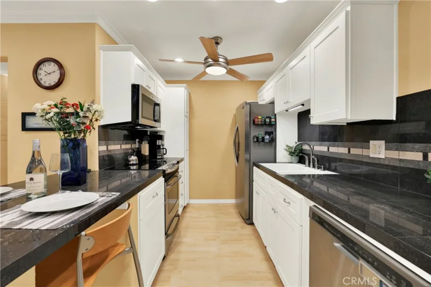 552 N Bellflower #303 photo 10