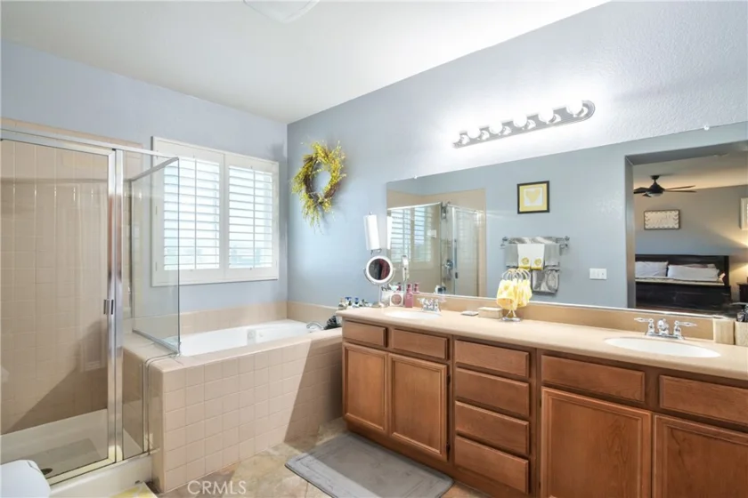 31880 Serrento photo 29