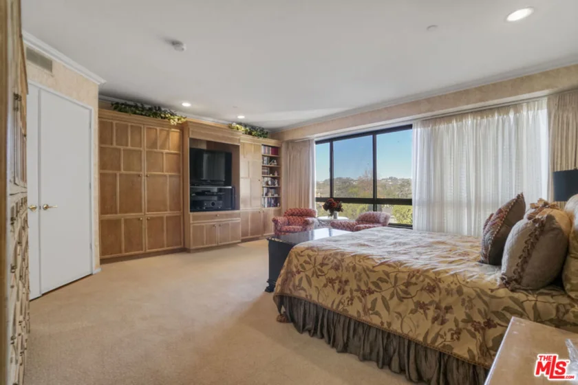 10551 Wilshire Boulevard #902 photo 22