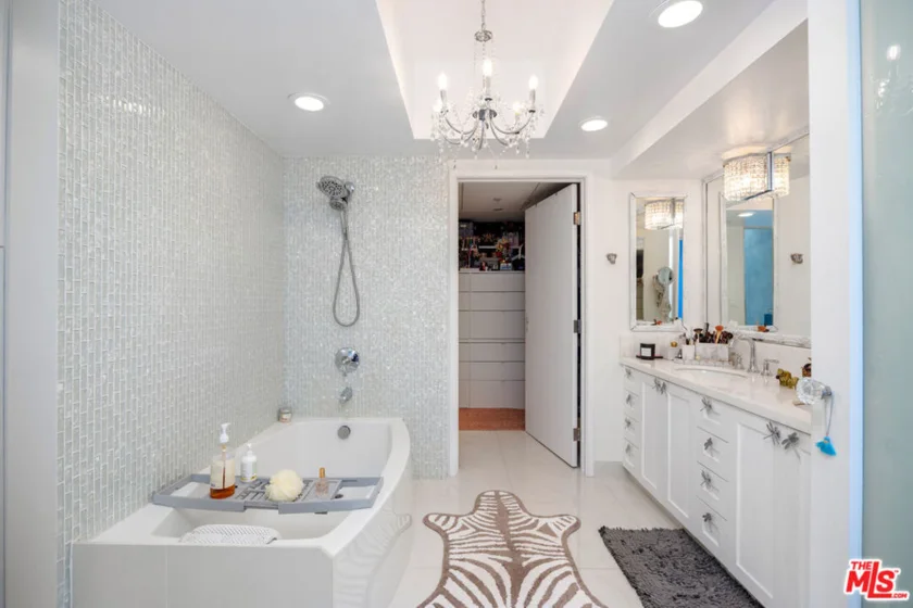 13700 Marina Pointe Drive #1016 photo 12