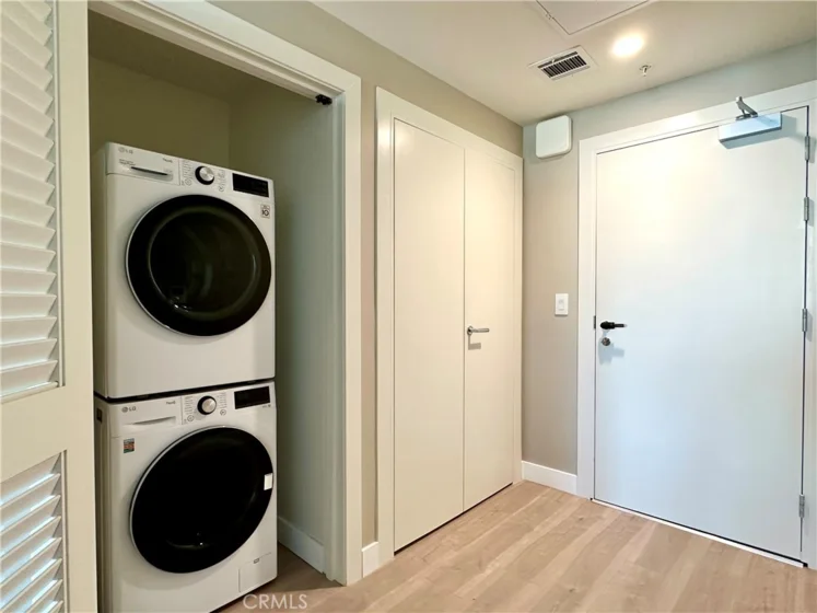 39 S Los Robles Avenue #3006 photo 14