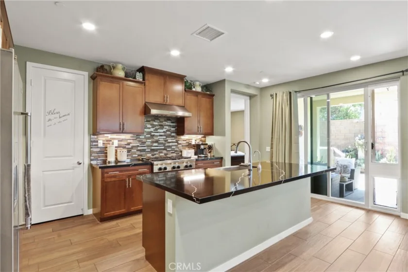 10902 Flora Park Way photo 9