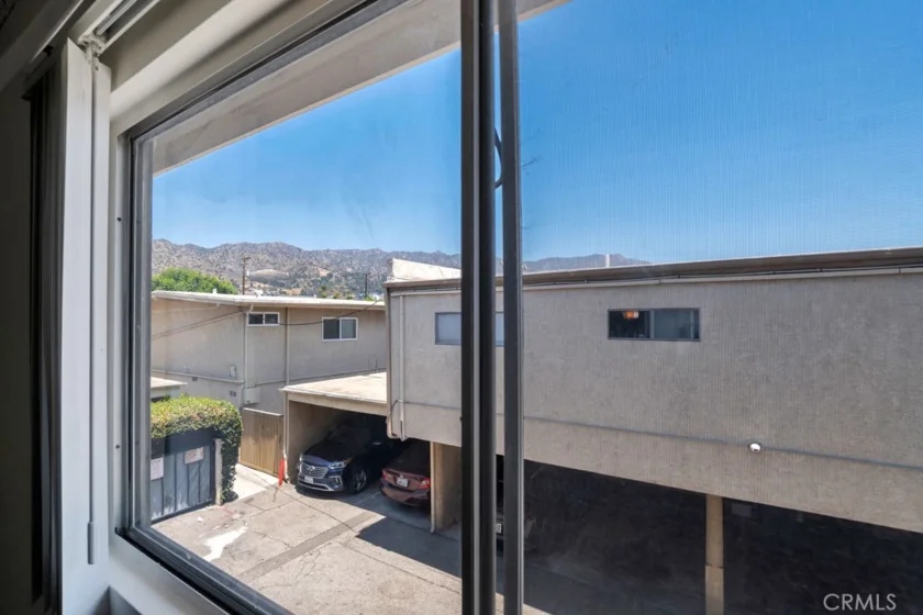 1620 N San Fernando #52 photo 10