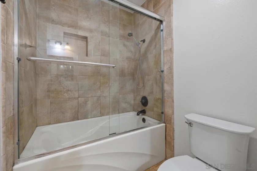 3525 Lebon #209 photo 10