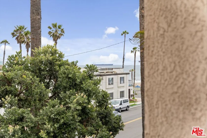 1200 Pacific Coast Highway #305 photo 41