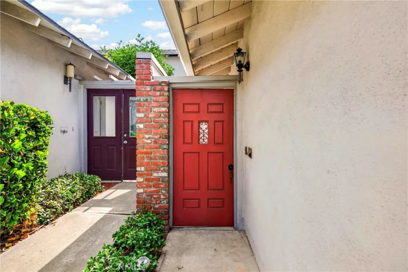6638 Bridle Circle photo 2