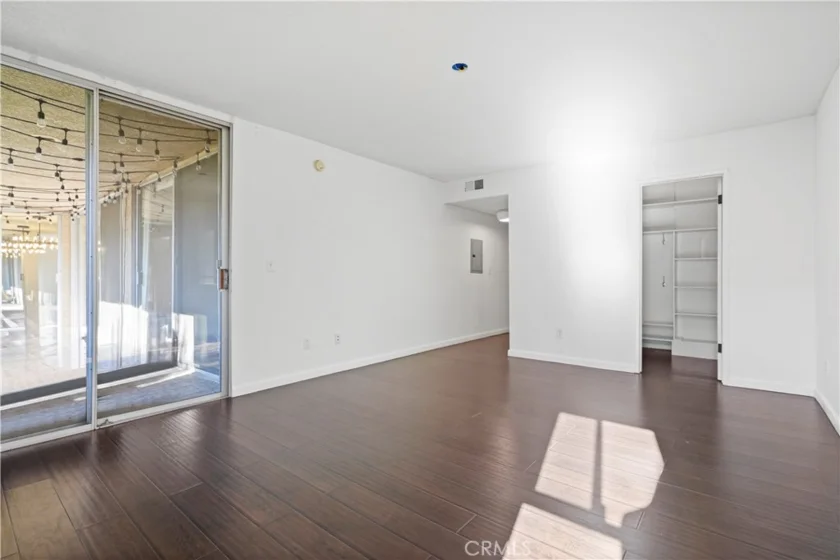 5330 Lindley #209 photo 29