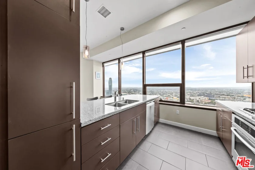 1100 Wilshire Boulevard #2411 photo 30