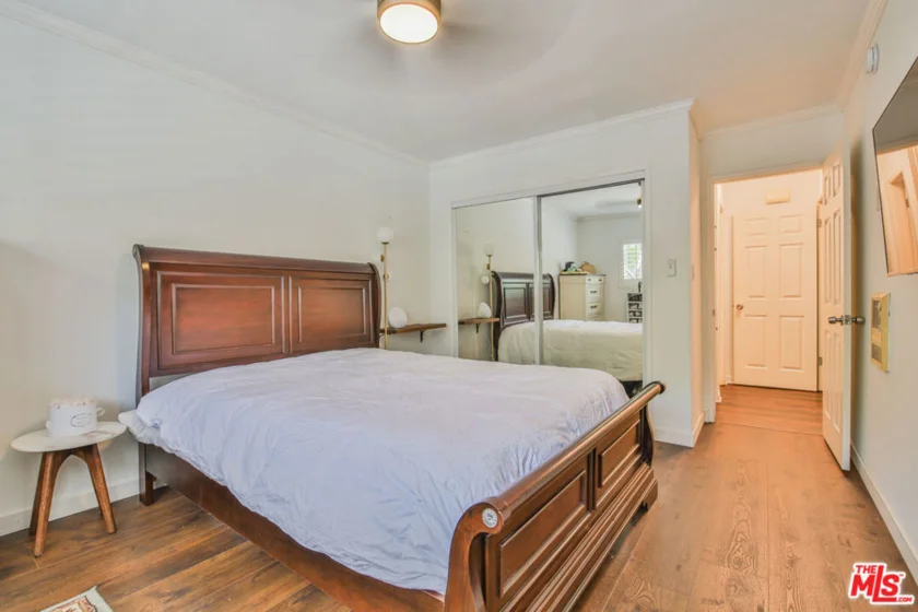 625 N Flores Street #102 photo 26