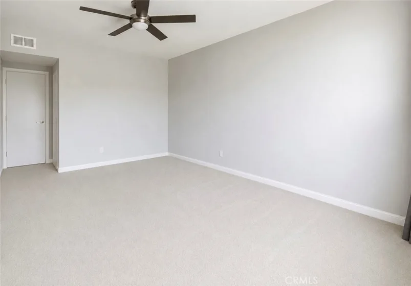 5350 White Oak Avenue #105 photo 26