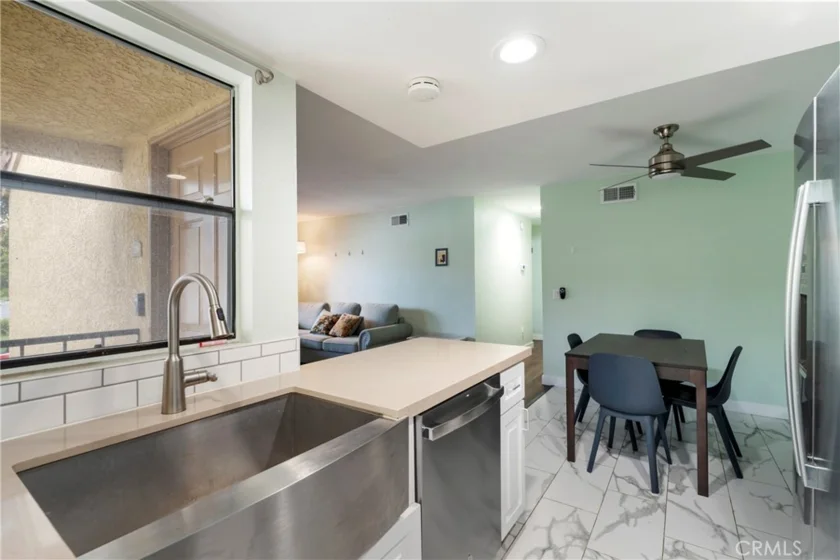 1114 W Blaine #204 photo 6