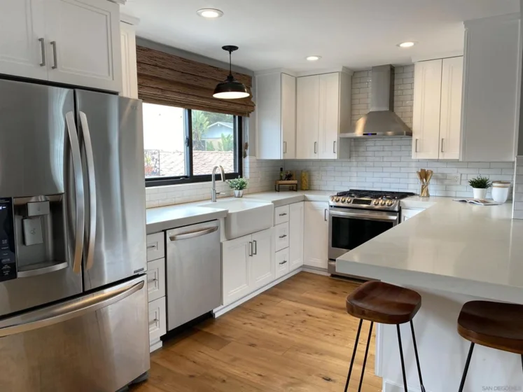 845 E Avenue #E photo 1