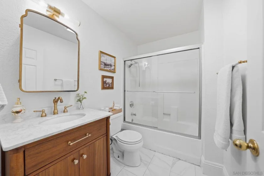 4775 Seminole Drive #201 photo 25