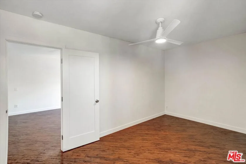 4506 Saugus Avenue #10 photo 3