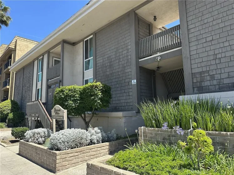 3500 Elm #10 photo 1