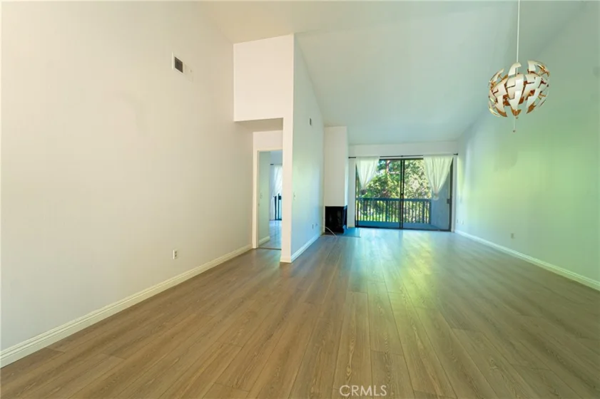 2542 W Macarthur #134 photo 1