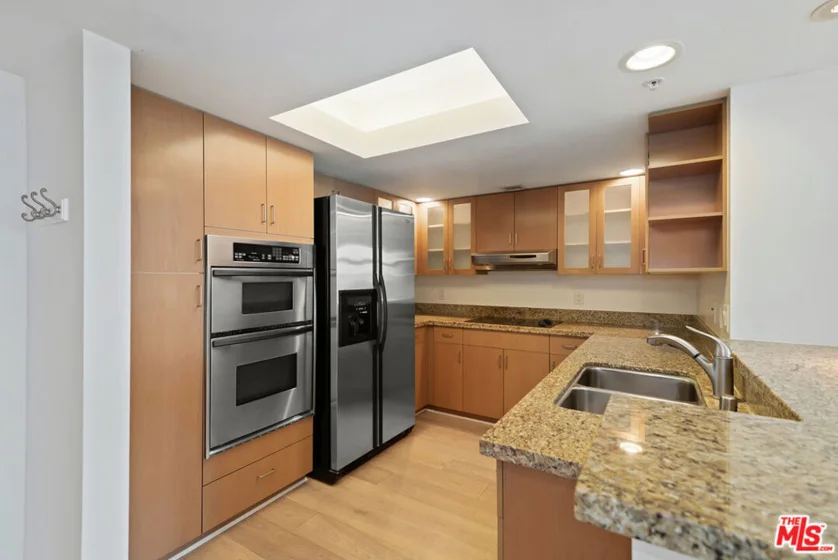 13700 Marina Pointe Drive #1411 photo 23