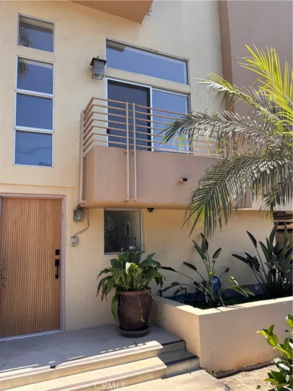 13440 Moorpark Street #101 photo 2