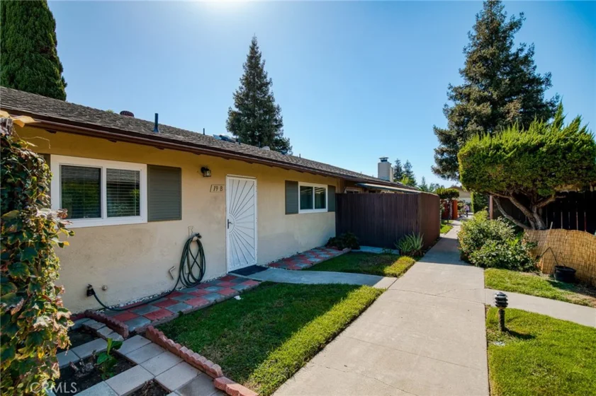 134 S Magnolia #19B photo 2