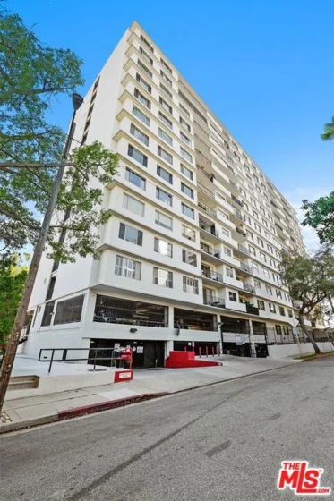 818 N Doheny Drive #606 photo 24