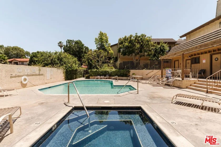 15023 Sherman Way #E photo 43