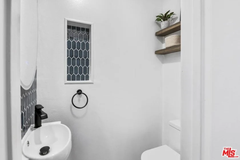 5825 Bowcroft Street #1 photo 6